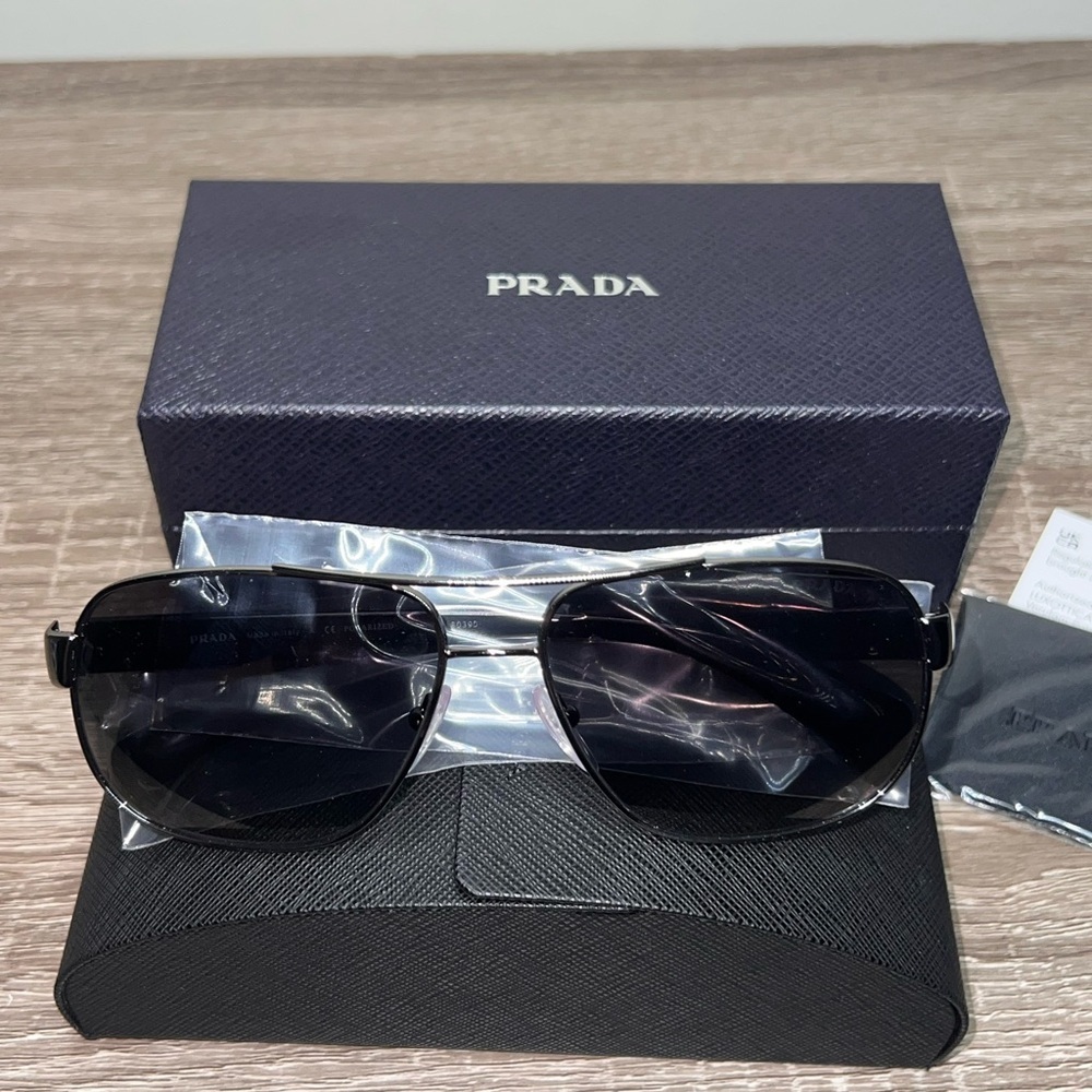 New Prada SPR 52P Sunglasses Grey Polarized Gunmetal/Black